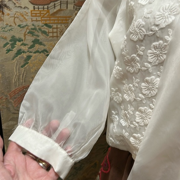 JUDY BOND VINTAGE 1950s?  EMBROIDERED SHEER SLEEVE BLOUSE SECRETARY BOW SZ 14/34 - Picture 3 of 16